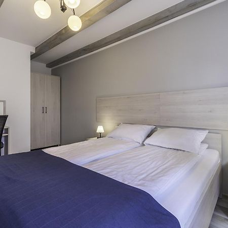 Frajda Domki - Apartamenty 6-Osobowe - Salon I Dwie Sypialnie Oraz Studia 4-Osobowe - Pokoj Z Aneksem Kuchennym Rewal Kültér fotó