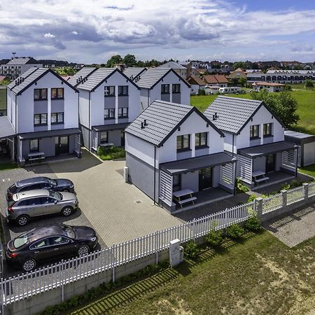 Frajda Domki - Apartamenty 6-Osobowe - Salon I Dwie Sypialnie Oraz Studia 4-Osobowe - Pokoj Z Aneksem Kuchennym Rewal Kültér fotó