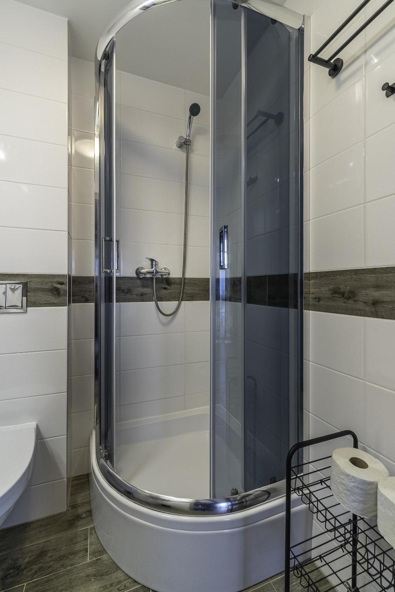Frajda Domki - Apartamenty 6-Osobowe - Salon I Dwie Sypialnie Oraz Studia 4-Osobowe - Pokoj Z Aneksem Kuchennym Rewal Kültér fotó