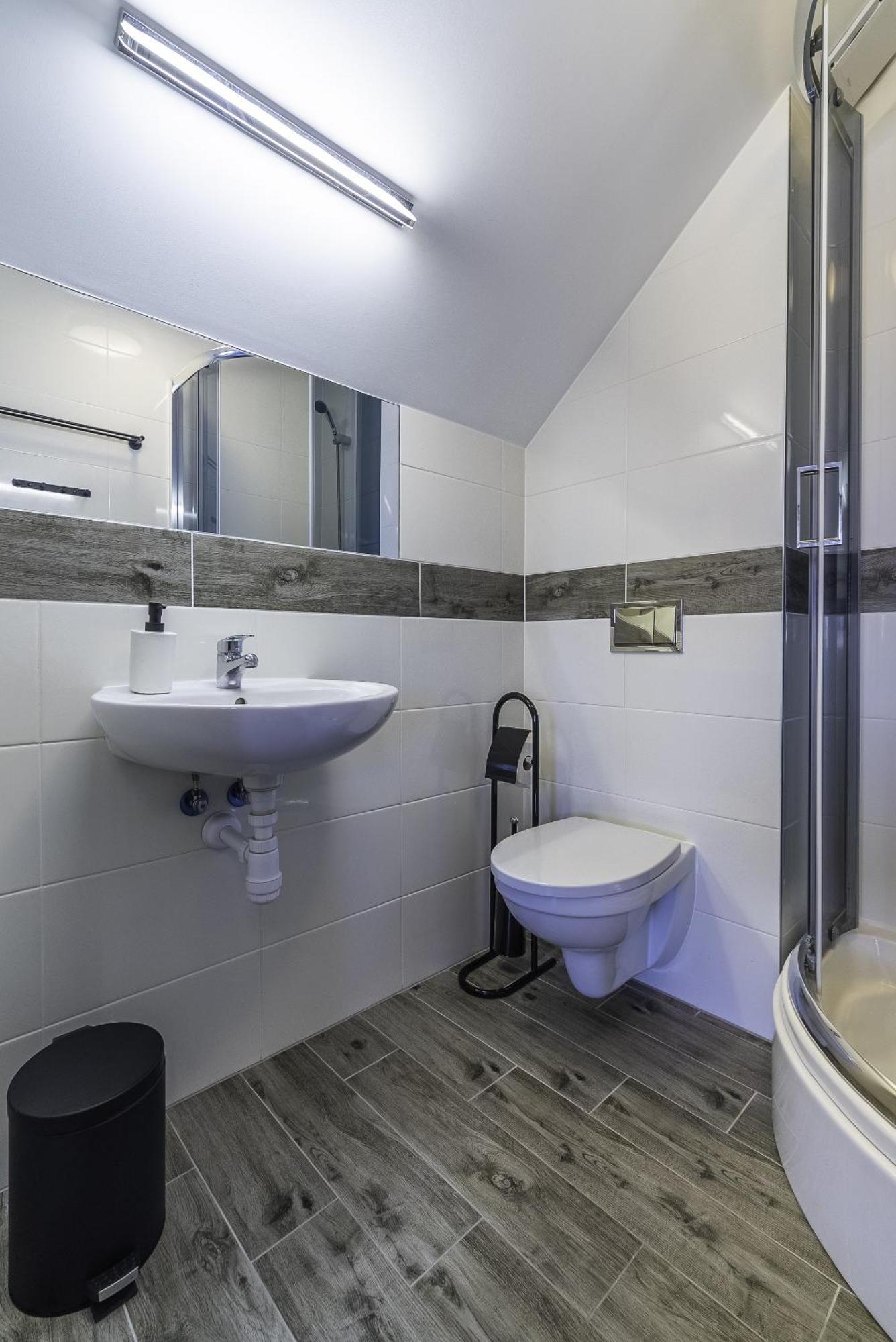 Frajda Domki - Apartamenty 6-Osobowe - Salon I Dwie Sypialnie Oraz Studia 4-Osobowe - Pokoj Z Aneksem Kuchennym Rewal Kültér fotó