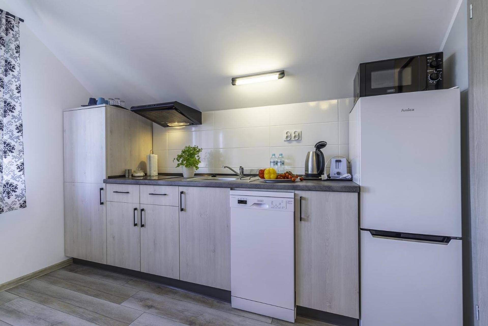 Frajda Domki - Apartamenty 6-Osobowe - Salon I Dwie Sypialnie Oraz Studia 4-Osobowe - Pokoj Z Aneksem Kuchennym Rewal Kültér fotó