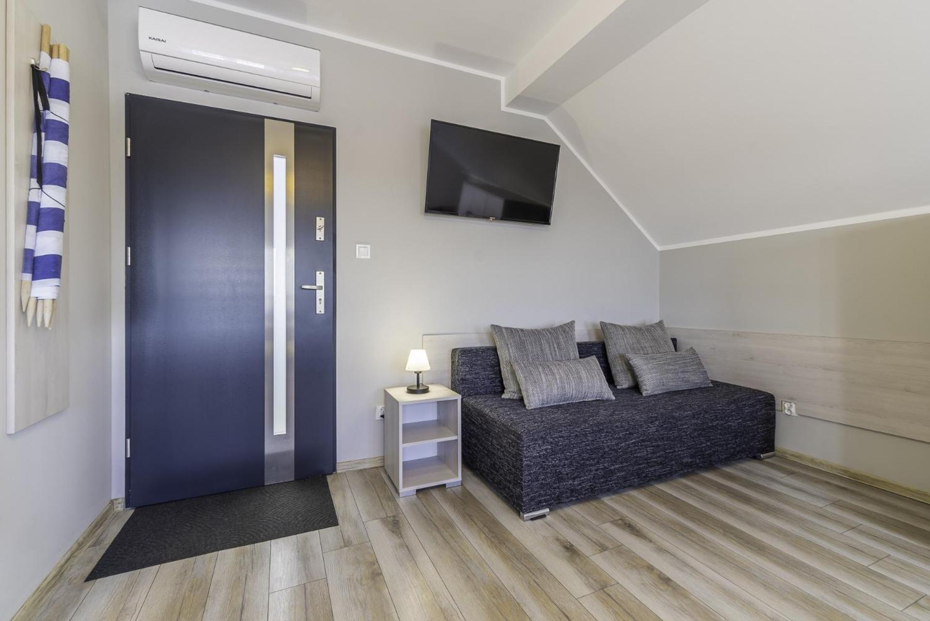 Frajda Domki - Apartamenty 6-Osobowe - Salon I Dwie Sypialnie Oraz Studia 4-Osobowe - Pokoj Z Aneksem Kuchennym Rewal Kültér fotó