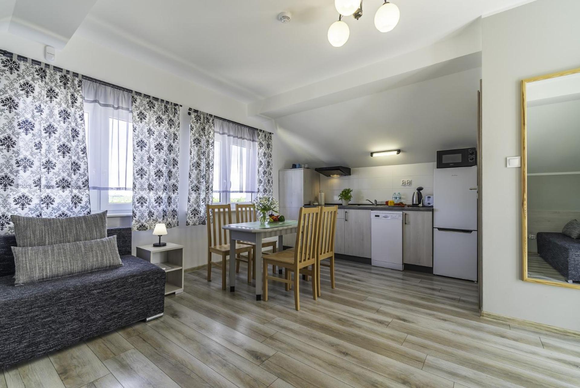 Frajda Domki - Apartamenty 6-Osobowe - Salon I Dwie Sypialnie Oraz Studia 4-Osobowe - Pokoj Z Aneksem Kuchennym Rewal Kültér fotó