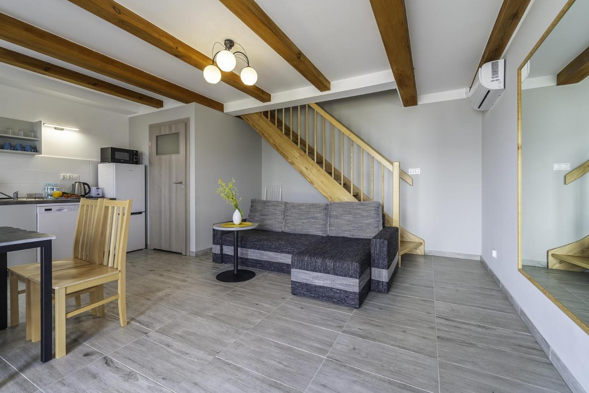 Frajda Domki - Apartamenty 6-Osobowe - Salon I Dwie Sypialnie Oraz Studia 4-Osobowe - Pokoj Z Aneksem Kuchennym Rewal Kültér fotó